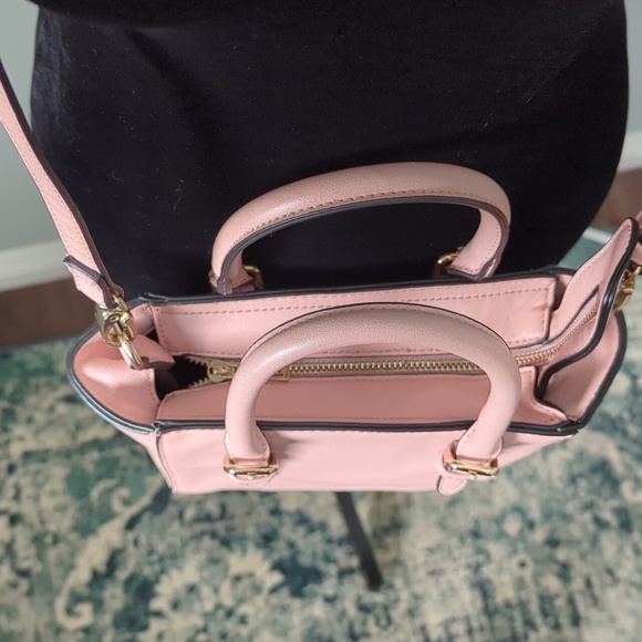 FOREVER 21 Faux Leather Tote Bag - Picture 5 of 8